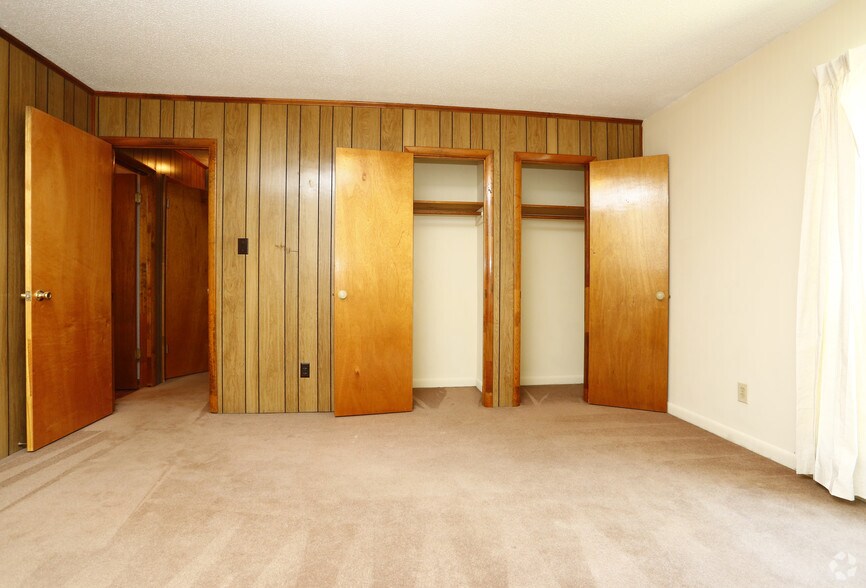 More Photos Of 6535 Summertime Apartments, 6535 Jeffrey Dr, Fayetteville Apartments For Sale