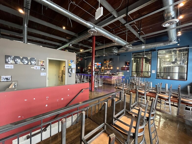 More Photos Of 4055 W Peterson Ave, Chicago Office For Lease