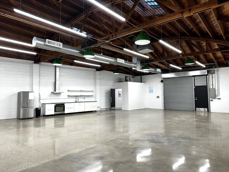 More Photos Of 6819 West Blvd, Inglewood Warehouse For Lease