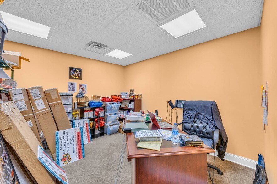 More Photos Of 24 Hartwell St, Royston Office For Sale