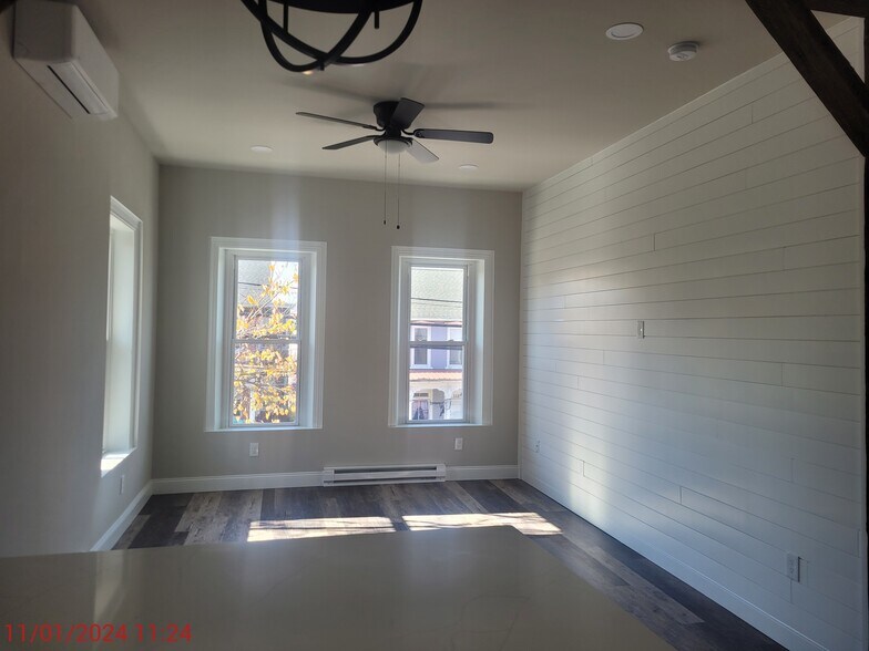 More Photos Of 121 S Main St, Alburtis Apartments For Lease