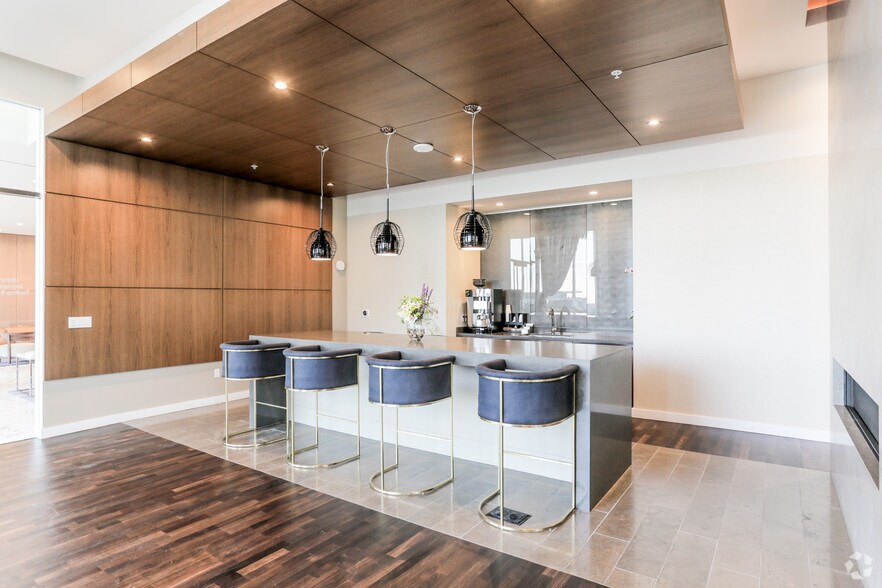 More Photos Of 1200 S Figueroa St, Los Angeles Apartments For Lease