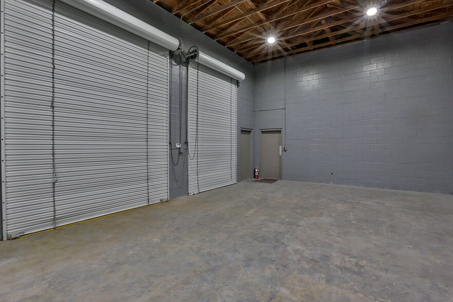 More Photos Of 711 Commercial Dr, Daytona Beach Manufacturing For Lease