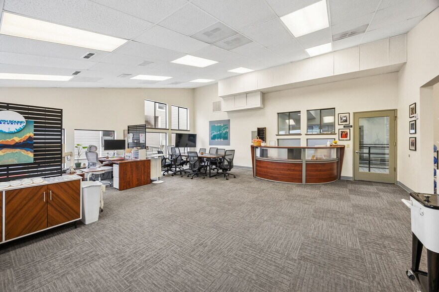 More Photos Of 22014 7th Ave S, Des Moines Medical For Sale