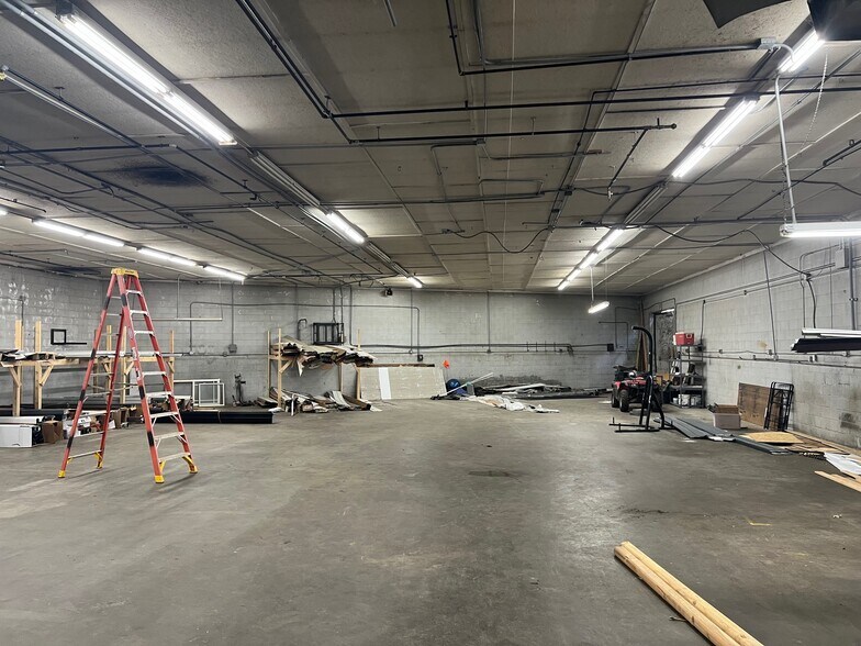 More Photos Of 179 Waughtown St, Winston-Salem Warehouse For Sale