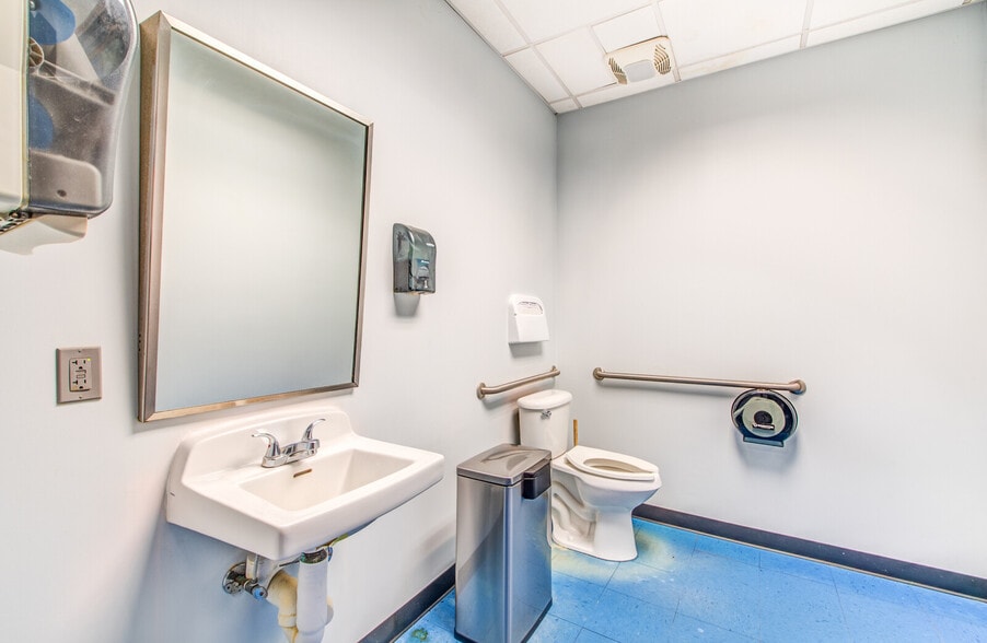 More Photos Of 592-594 N 2nd St, Memphis Freestanding For Sale