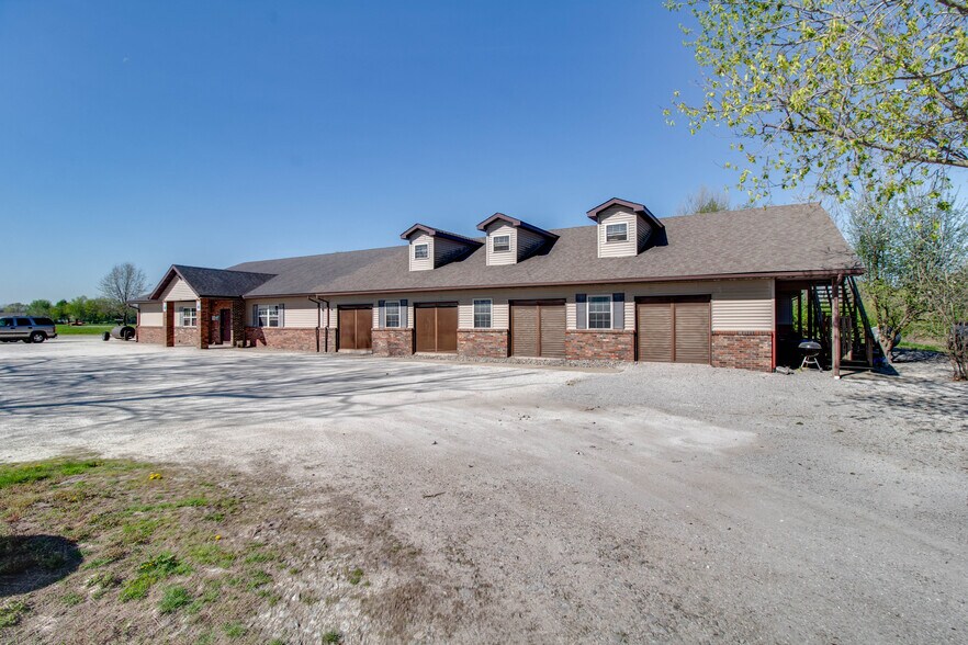 More Photos Of 15281 IL-109, Dow Specialty For Sale