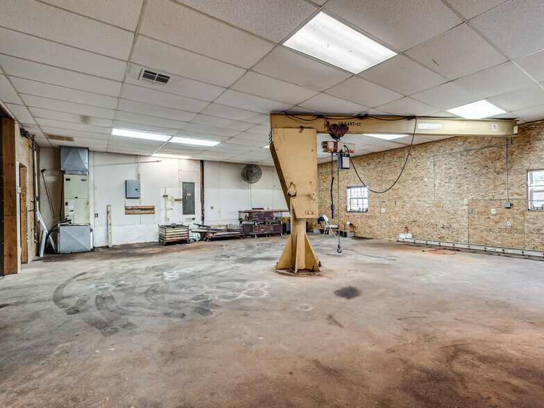 More Photos Of 22514 2930 rd, Kingfisher Industrial For Sale