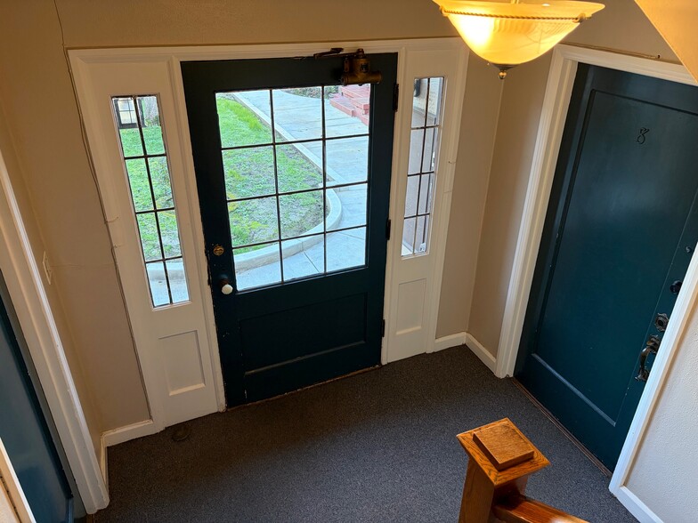 More Photos Of 2010 SE Sherman St, Portland Apartments For Sale