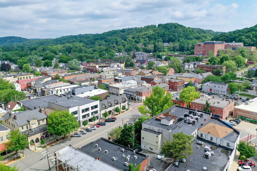 More Photos Of 431 Broad St, Sewickley Medical For Lease