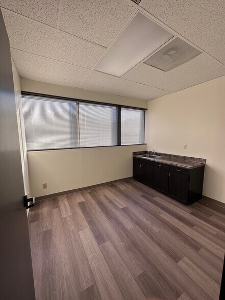 More Photos Of 4000 Wake Forest Rd, Raleigh Medical For Lease