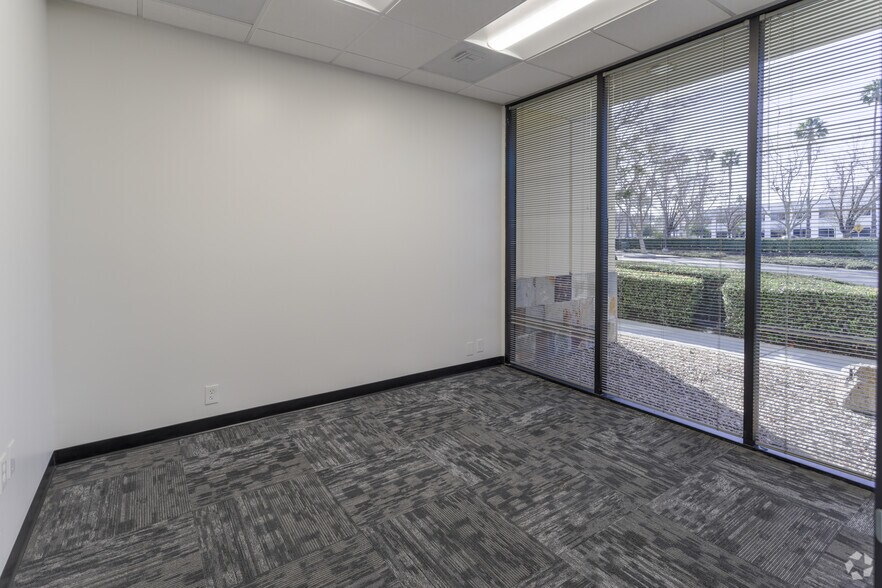 More Photos Of 720 E Carnegie Dr, San Bernardino Light Distribution For Lease