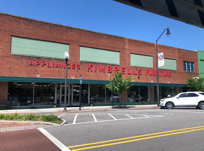 More Photos Of 120-132 S Moore St, Sanford Storefront For Lease