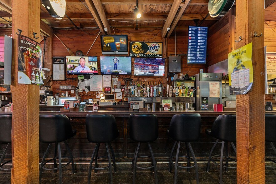 More Photos Of 217 E College Ave, Appleton Restaurant For Sale