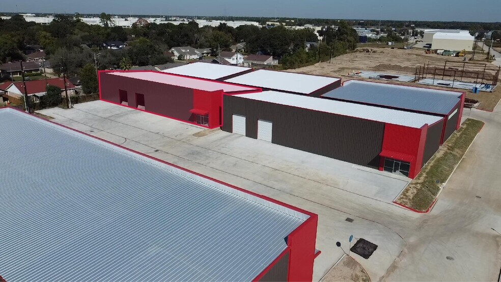 More Photos Of 16313 North Fwy, Houston Warehouse For Sale