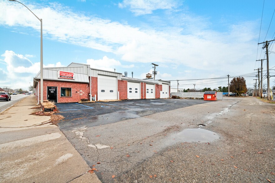 More Photos Of 1441 Central Ave, Columbus Auto Repair For Lease