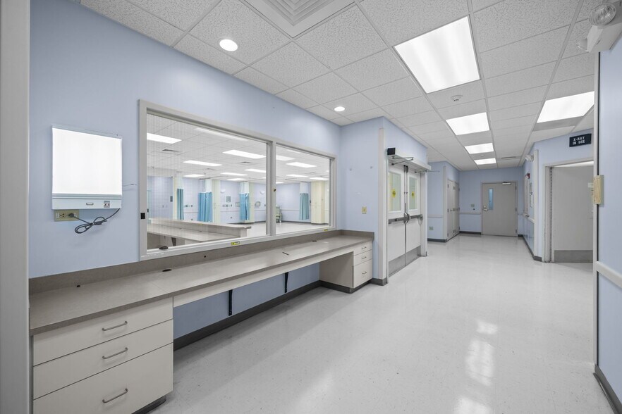 More Photos Of 511 Paladin Dr, Greenville Medical For Sale
