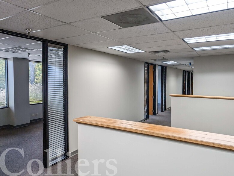 More Photos Of 345 S Bobwhite Ct, Boise Office For Sale