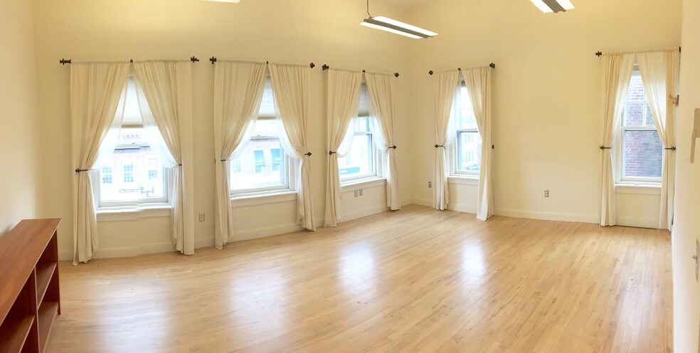 More Photos Of 23 S Main St, Hanover Office For Lease