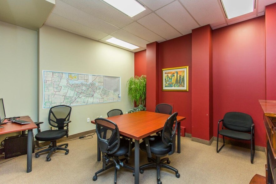 More Photos Of 245 Menten Pl, Ottawa Office For Lease