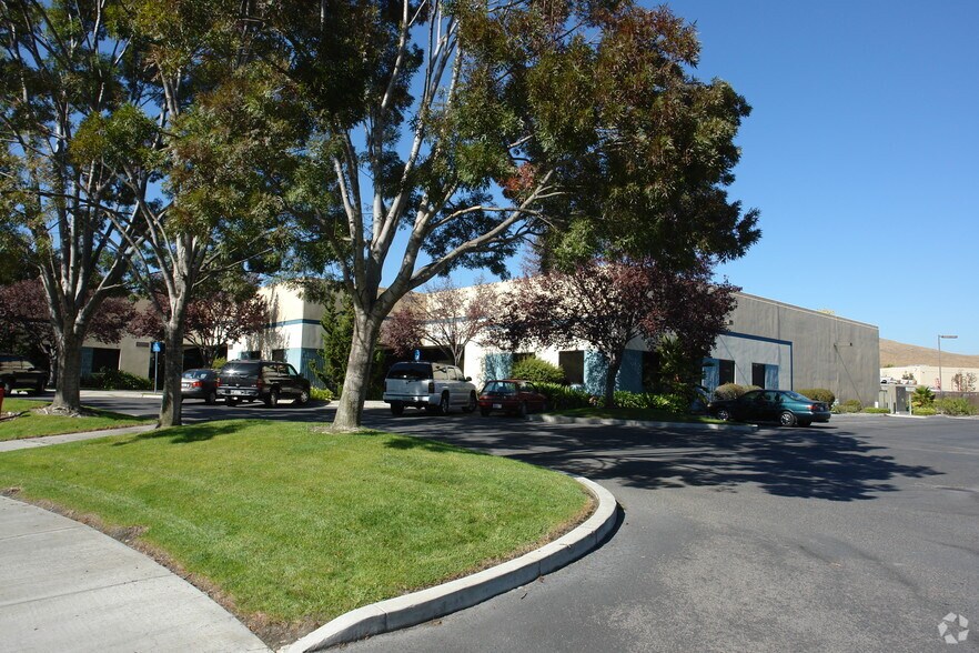 More Photos Of 3751 Charter Park Dr, San Jose Manufacturing For Lease