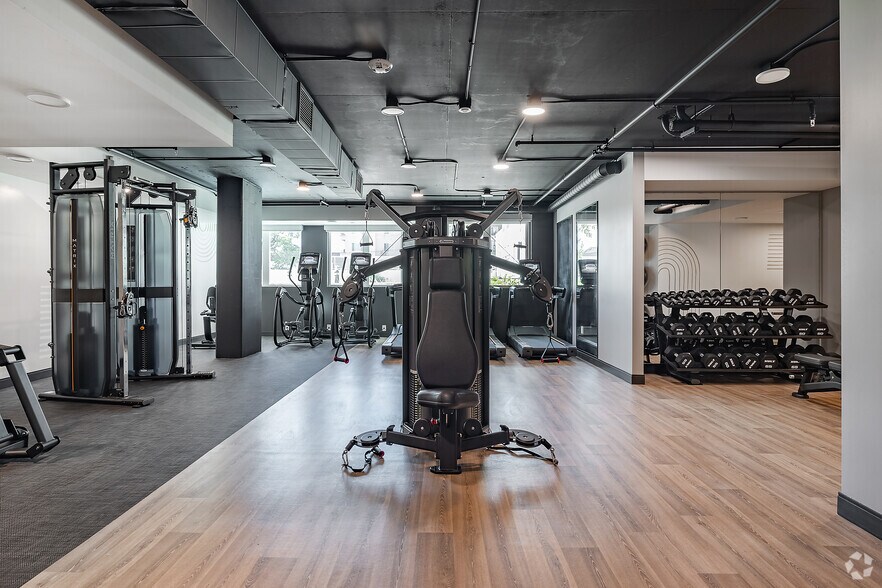 More Photos Of 988 S Manhattan Pl, Los Angeles Apartments For Lease