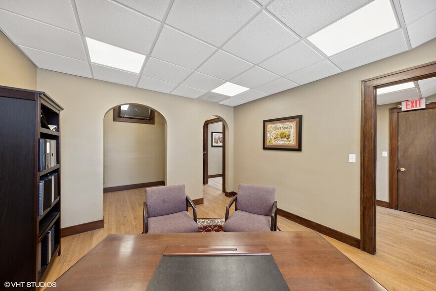 More Photos Of 536 Crescent Blvd, Glen Ellyn Unknown For Lease