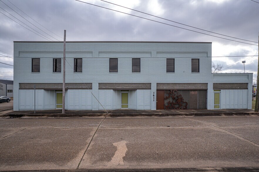 Primary Photo Of 1611 Washington St, Alexandria Showroom For Sale