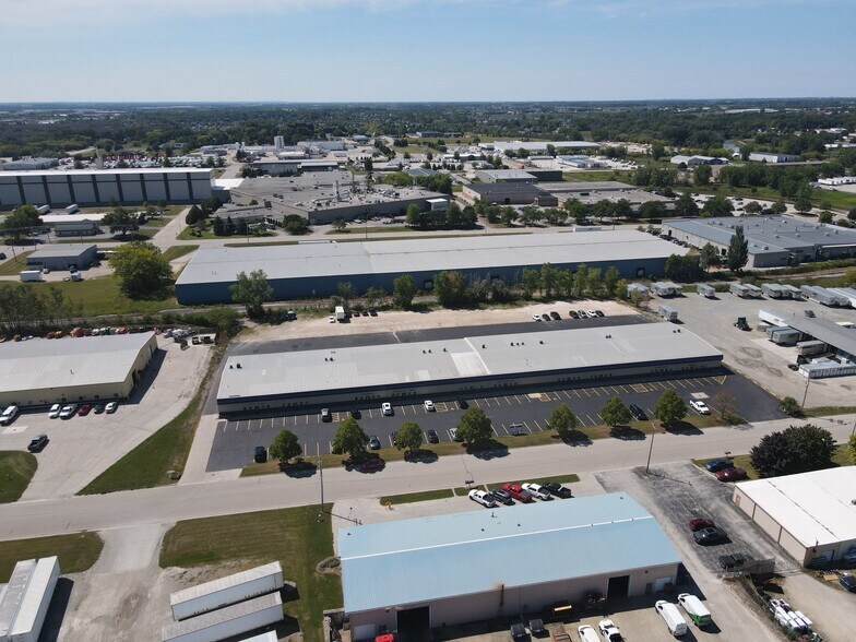 More Photos Of 1101-1119 Ashwaubenon St, Green Bay Service For Lease
