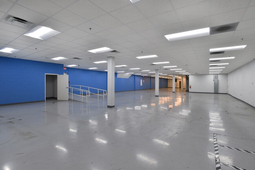 More Photos Of 1800 Northeast Expy, Atlanta Showroom For Lease