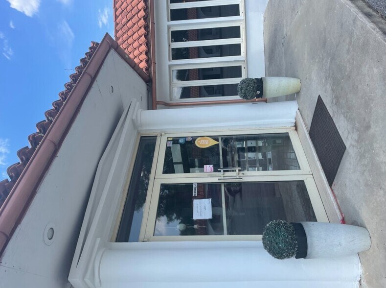 More Photos Of 11505 S Memorial Pky, Huntsville Storefront For Sale