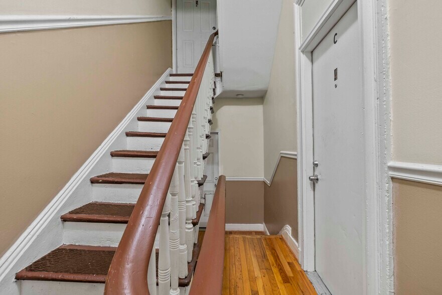 More Photos Of 1407 McCulloh St, Baltimore Apartments For Sale