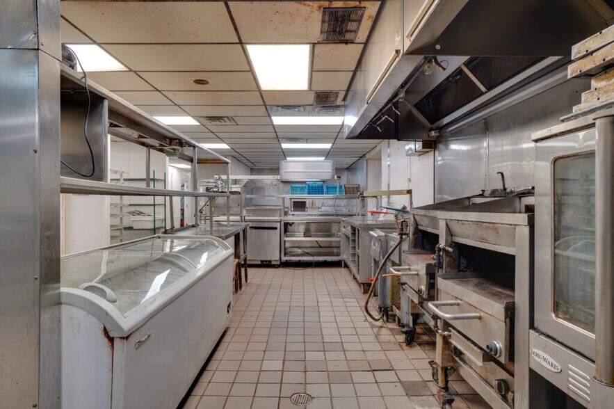 More Photos Of 2103 N Broadway, Poteau General Retail For Sale