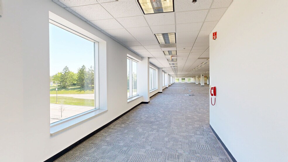 More Photos Of 3000 University Dr, Auburn Hills Office For Sale