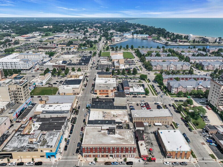 More Photos Of 5715 6th Ave, Kenosha Freestanding For Sale