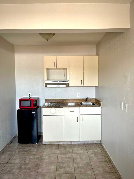 More Photos Of 4300 American Way, Memphis Hospitality For Sale