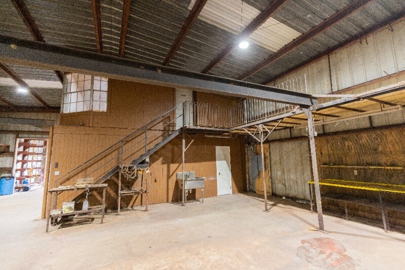 More Photos Of 4824 Pontchartrain Dr, Slidell Industrial For Lease