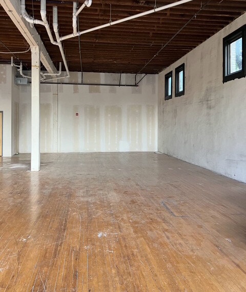 Primary Photo Of 400 South Main Street, Memphis Hotel For Lease