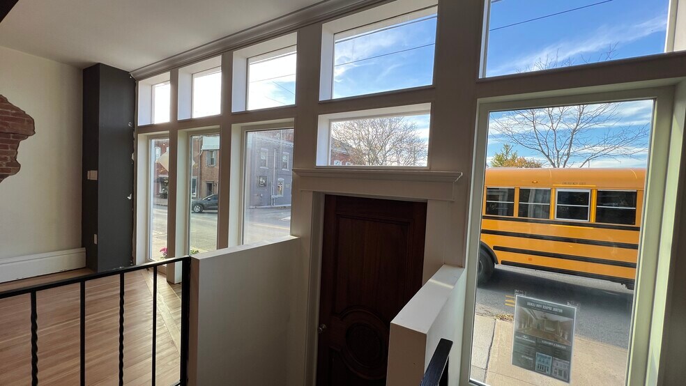 More Photos Of 114 N Market St, Ligonier Township Storefront Retail Office For Lease