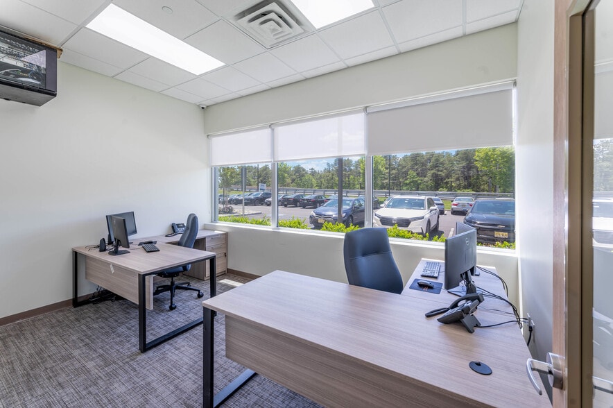 More Photos Of 2013 Cedarbridge Ave, Lakewood Office For Lease