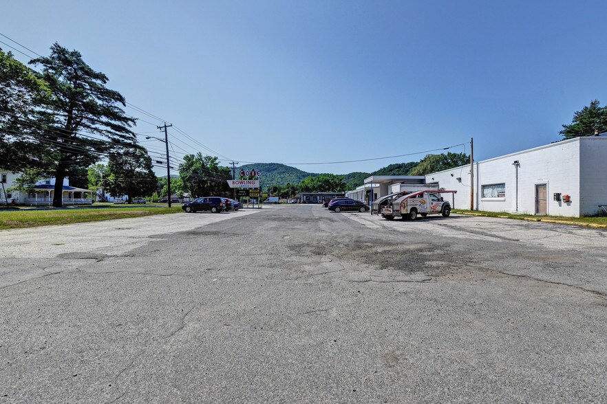 More Photos Of 109 Stockbridge Rd, Great Barrington Bowling Alley For Sale