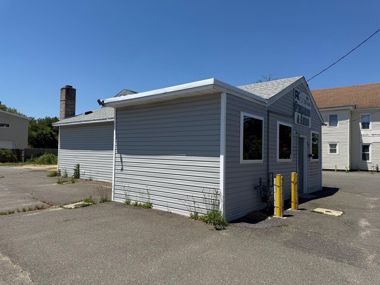 More Photos Of 63 E Bay Ave, Manahawkin Freestanding For Sale