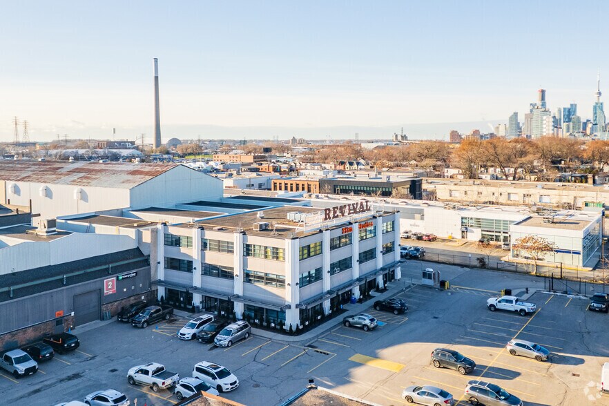 More Photos Of 629 Eastern Av, Toronto Showroom For Lease