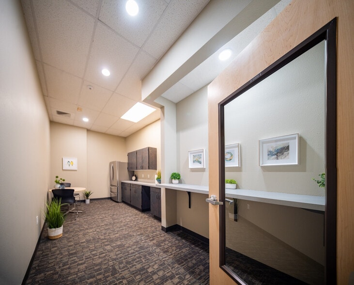 More Photos Of 223 Commercial St NE, Salem Storefront Retail Office For Lease