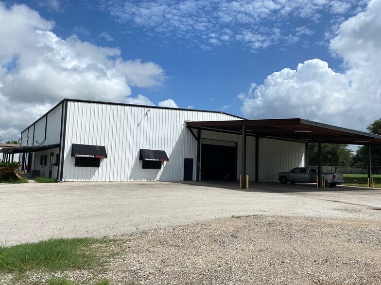 More Photos Of 1900 E US Highway 90, Seguin Warehouse For Lease