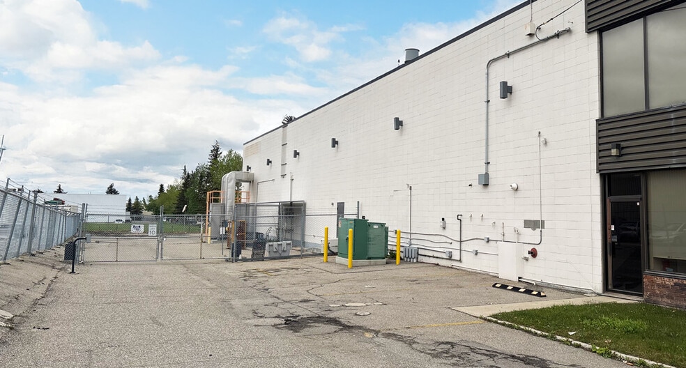 More Photos Of 2827 18th St NE, Calgary Warehouse For Sale