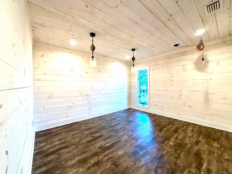 More Photos Of 902 W Lamar Alexander Pky, Maryville Freestanding For Lease