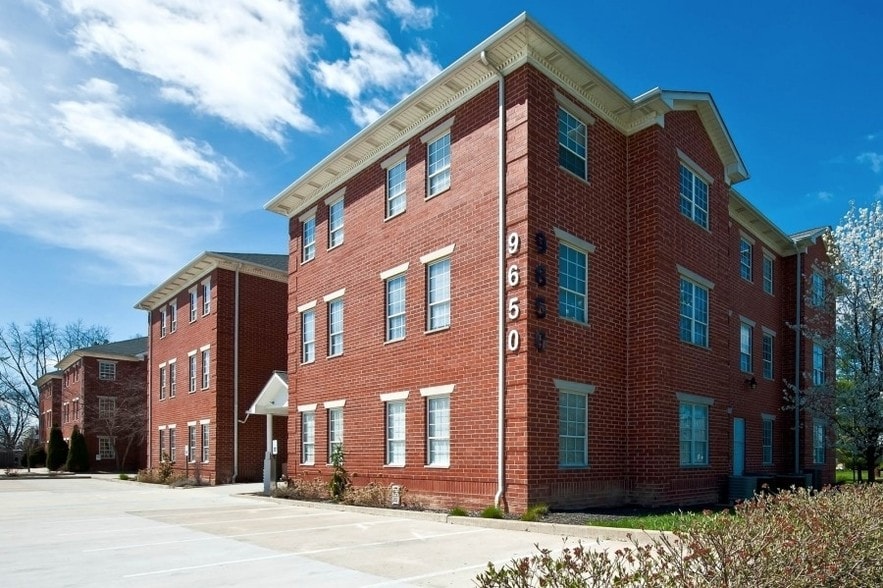 More Photos Of 9650 Commerce Dr, Carmel Office For Lease