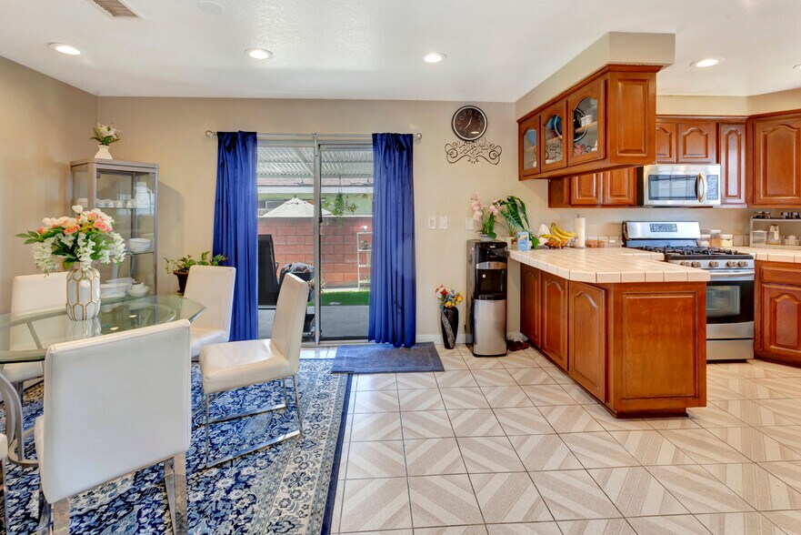 More Photos Of 12731 Barlin Ave, Downey Apartments For Sale