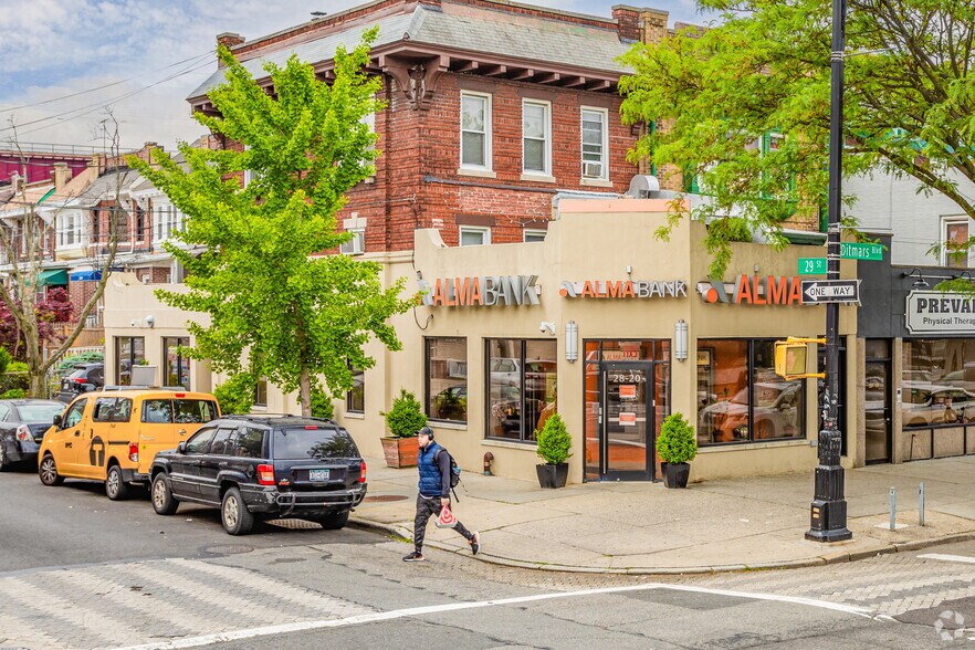 Primary Photo Of 2820 Ditmars Blvd, Astoria Storefront Retail Residential For Lease